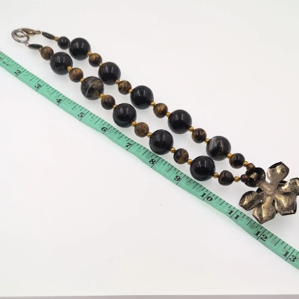 🖤 Patina Metal Flower Pendant & Black Gemstone Necklace - High Quality Piece